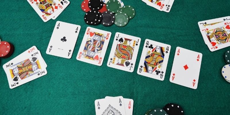Những thuật ngữ thường gặp trong game bài Poker đình đám
